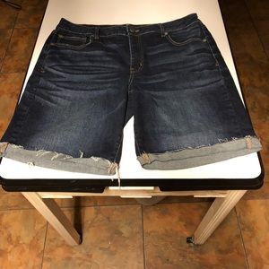 American Eagle Bermuda shorts